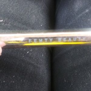 Fenty Beauty fly liner